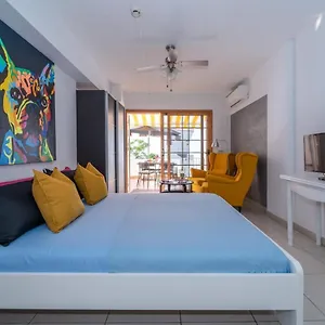 https://1013-studio-garden-city.in-canary-islands.com