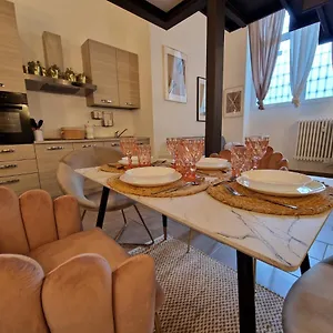 https://regina-milano-in-porta-romana-2.italymilanhotels.net