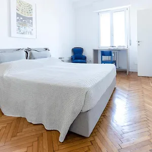 https://duomoparkmetro-milan-flat-a-piedi-in-duomo.italymilanhotels.net